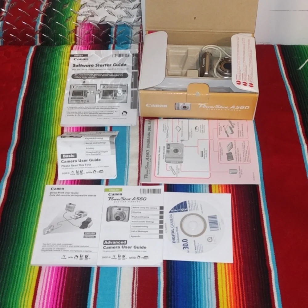 Canon PowerShot A560 7.1MP Silver Digital Camera Manuals Disc Tested Working